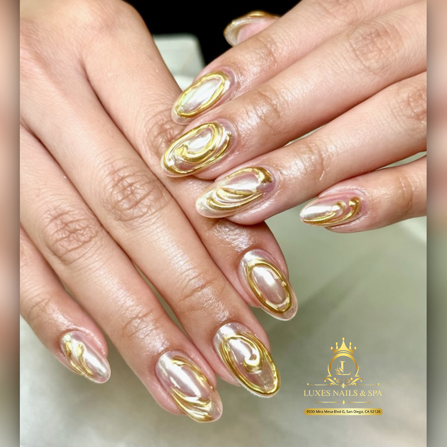Golden sculpted nail art